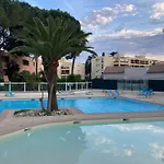 Superbe F2 Refait A Neuf A Deux Pas Des Plages De Sable Vallauris